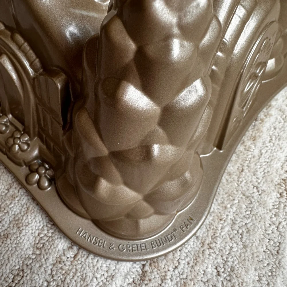 Williams Sonoma Nordic Ware HANSEL & GRETEL Bundt Pan Cake Mold 10 Cup